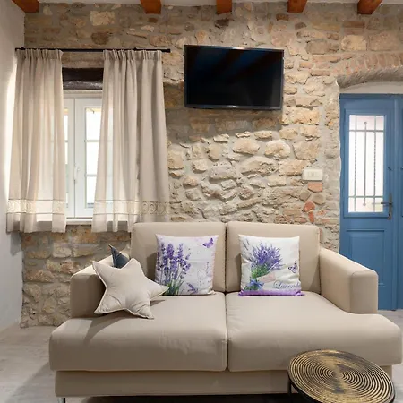 Apartment Luxurioese Piazzetta Mit Meerblick Porec