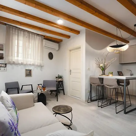 Luxurioese Piazzetta Mit Meerblick Apartment Porec